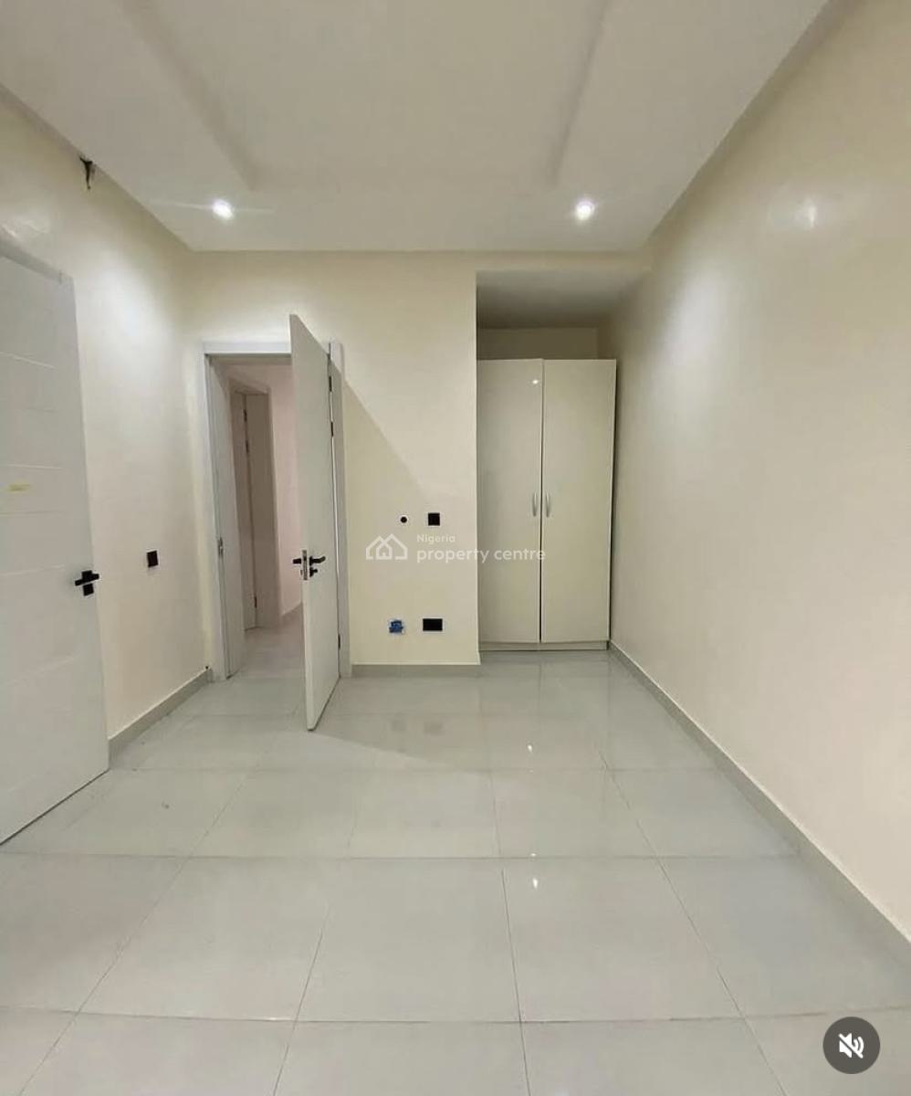 Luxury and Spacious 3 Bedroom Apartment with Swimming Pool, Ologolo, Lekki, Lagos, Flat / Apartment for Rent