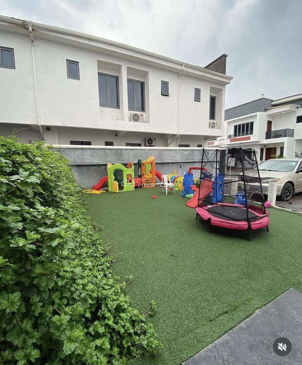 Luxury and Spacious 3 Bedroom Apartment with Swimming Pool, Ologolo, Lekki, Lagos, Flat / Apartment for Rent