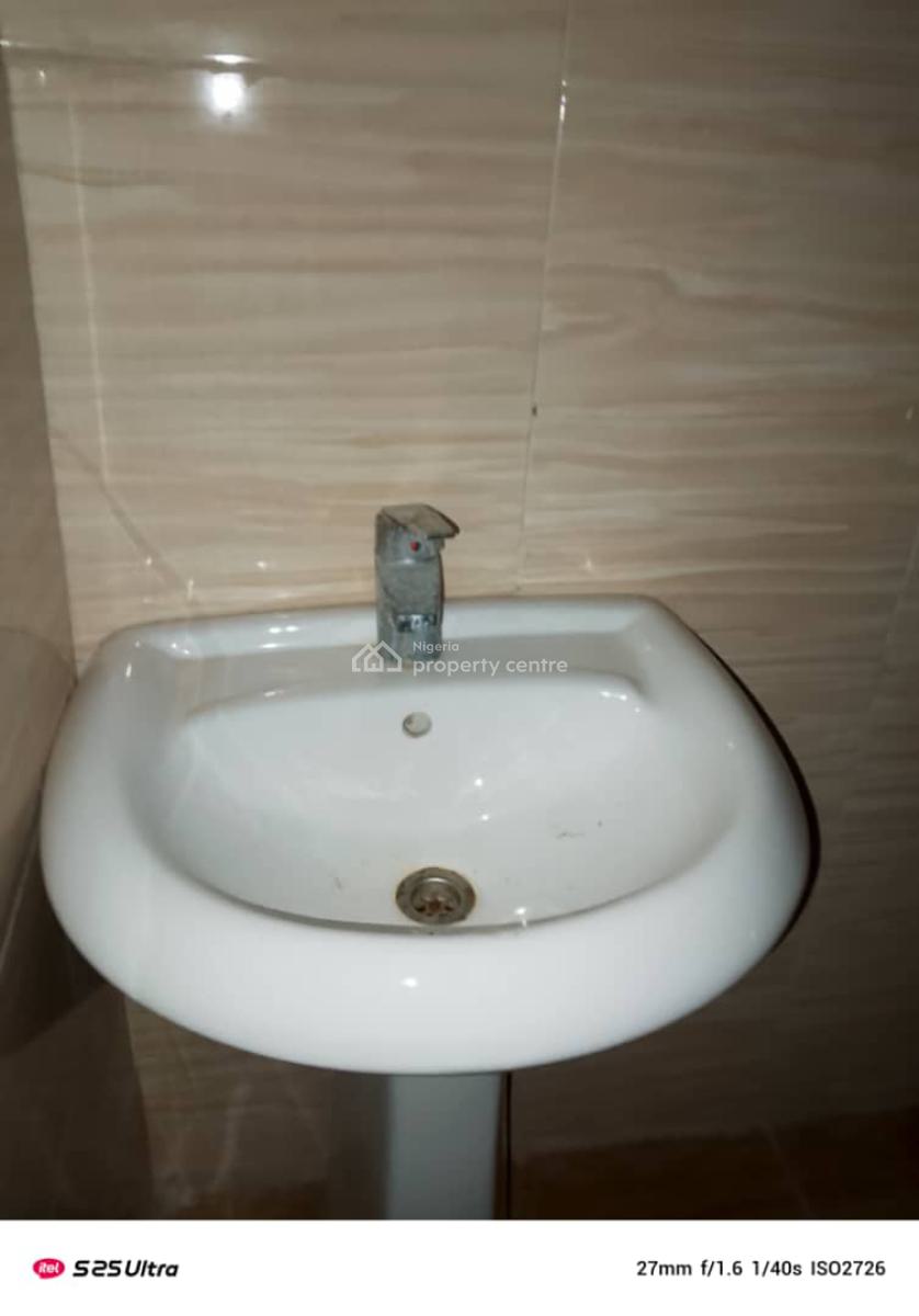 3 Bedroom Flat Upstairs, Lekki Scheme 2 Estate, Ajah, Lagos, Flat / Apartment for Rent