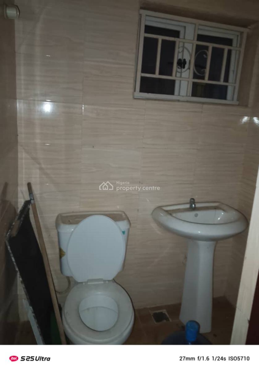 3 Bedroom Flat Upstairs, Lekki Scheme 2 Estate, Ajah, Lagos, Flat / Apartment for Rent