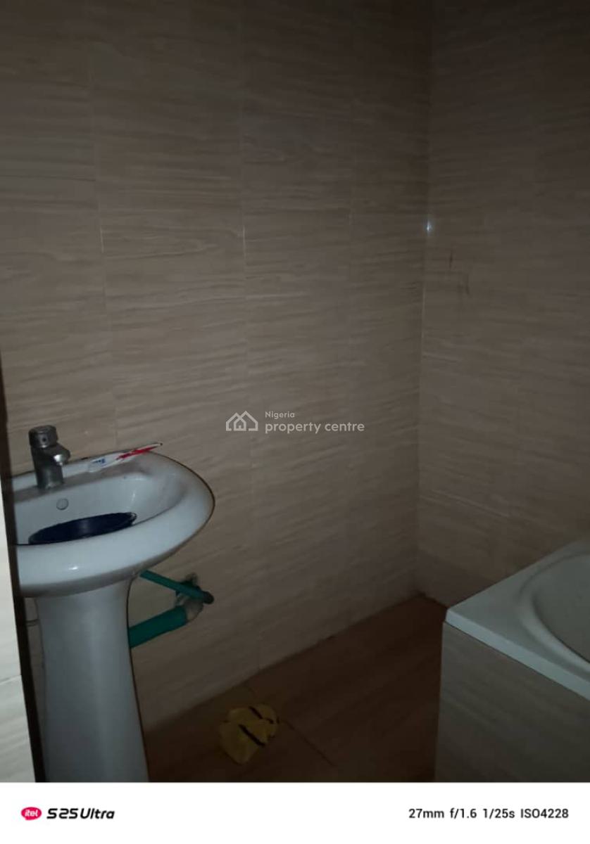 3 Bedroom Flat Upstairs, Lekki Scheme 2 Estate, Ajah, Lagos, Flat / Apartment for Rent