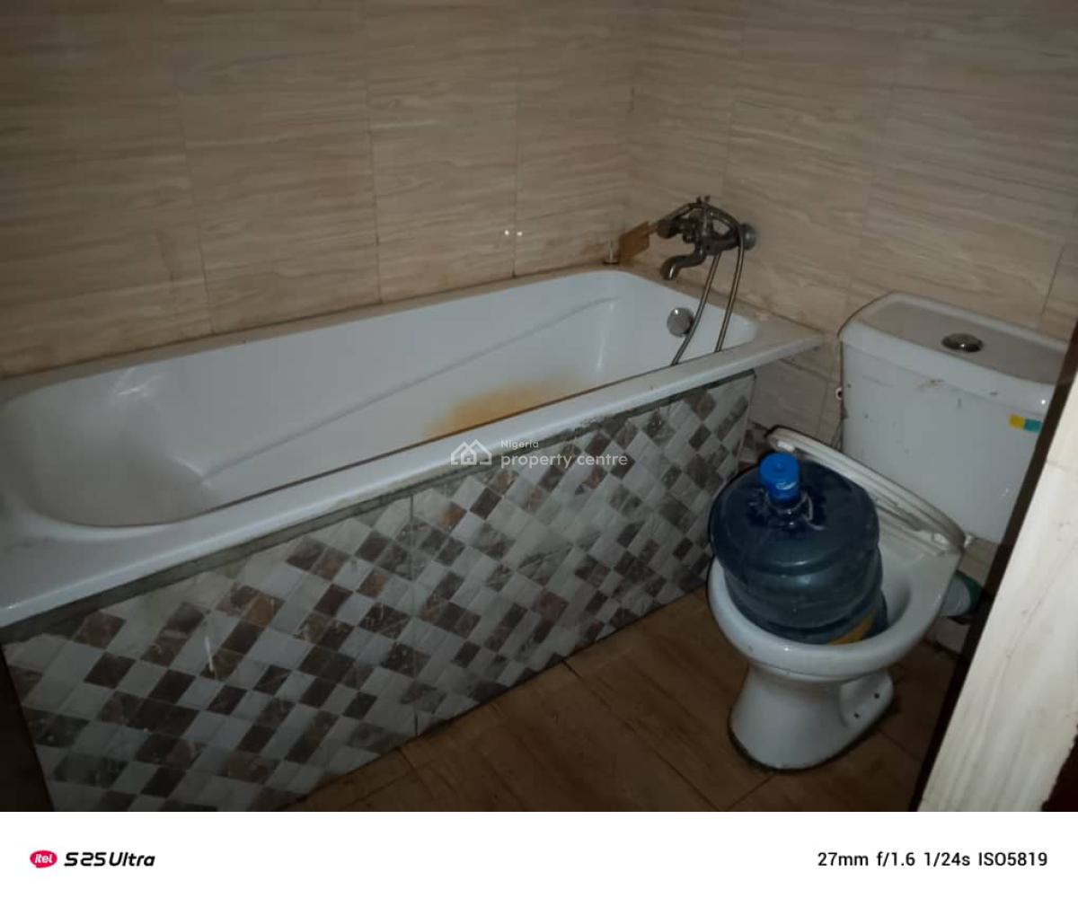 3 Bedroom Flat Upstairs, Lekki Scheme 2 Estate, Ajah, Lagos, Flat / Apartment for Rent