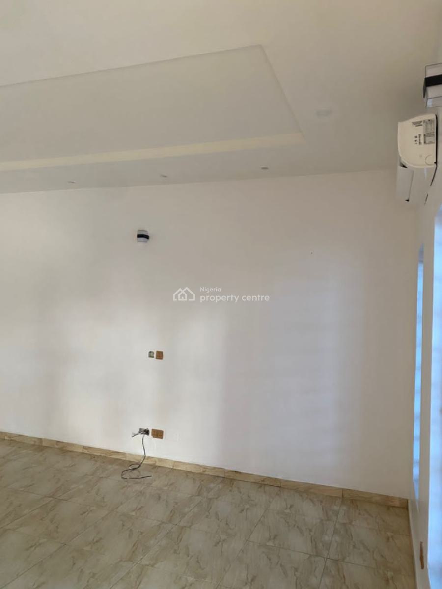 Executive and Well Maintained 4 Bedroom Terrace Duplex, Fully Serviced, Bliss Court Estate’ Orchid Road, Lekki Expressway, Lekki, Lagos, Terraced Duplex for Rent