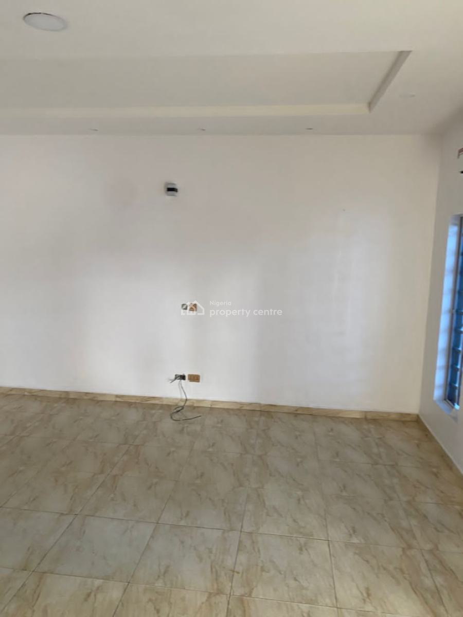 Executive and Well Maintained 4 Bedroom Terrace Duplex, Fully Serviced, Bliss Court Estate’ Orchid Road, Lekki Expressway, Lekki, Lagos, Terraced Duplex for Rent