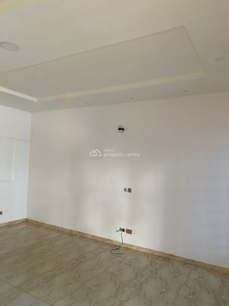 Executive and Well Maintained 4 Bedroom Terrace Duplex, Fully Serviced, Bliss Court Estate’ Orchid Road, Lekki Expressway, Lekki, Lagos, Terraced Duplex for Rent
