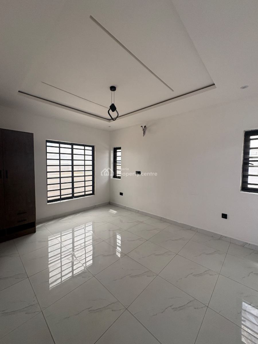 2 Bedroom Penthouse Apartment, Ologolo, Lekki, Lagos, Flat / Apartment for Sale