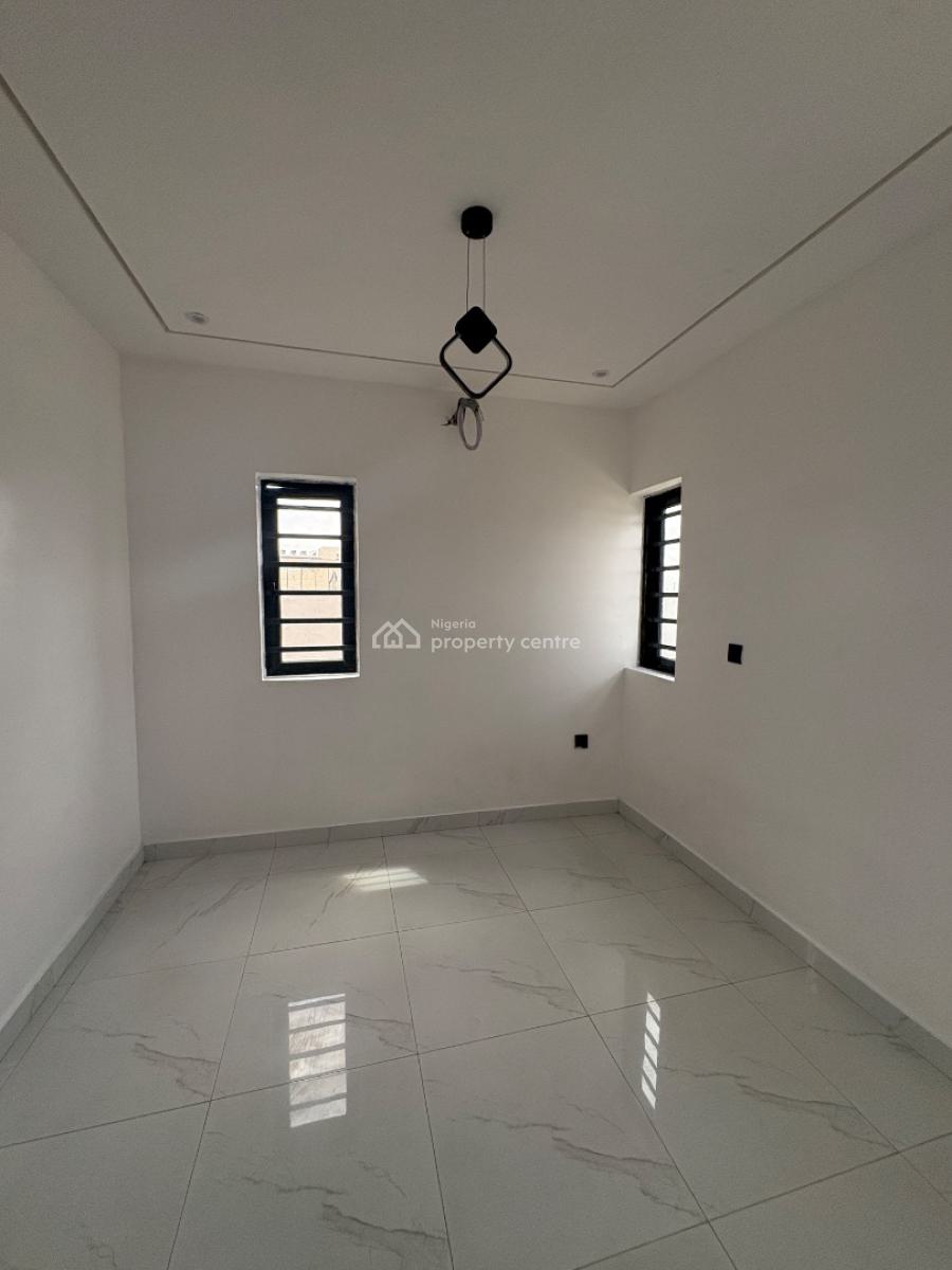 2 Bedroom Penthouse Apartment, Ologolo, Lekki, Lagos, Flat / Apartment for Sale