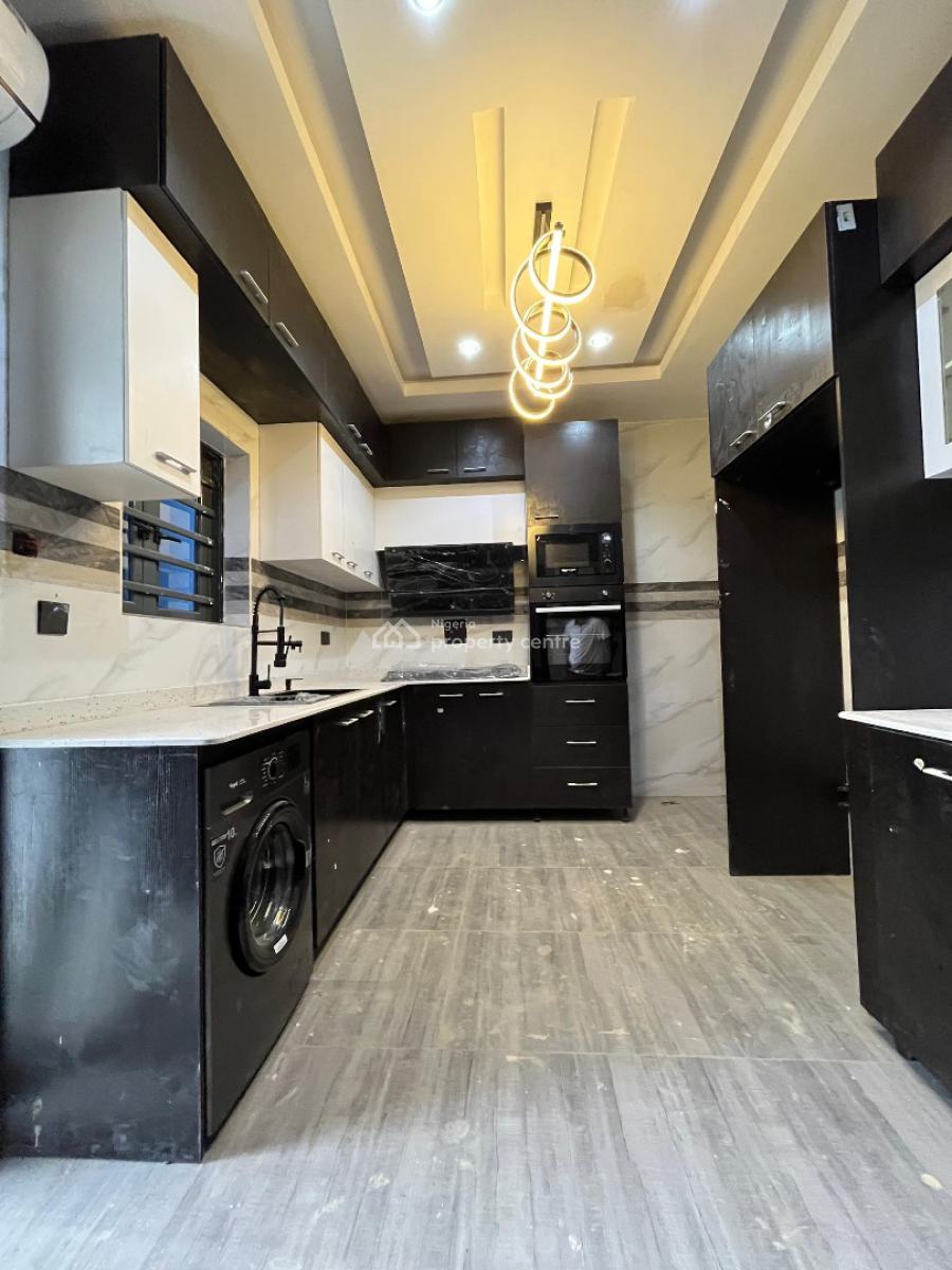 Newly Built 3 Bedroom Apartment in a Very Good Neighborhood, Maryland, Lagos, Flat / Apartment for Sale