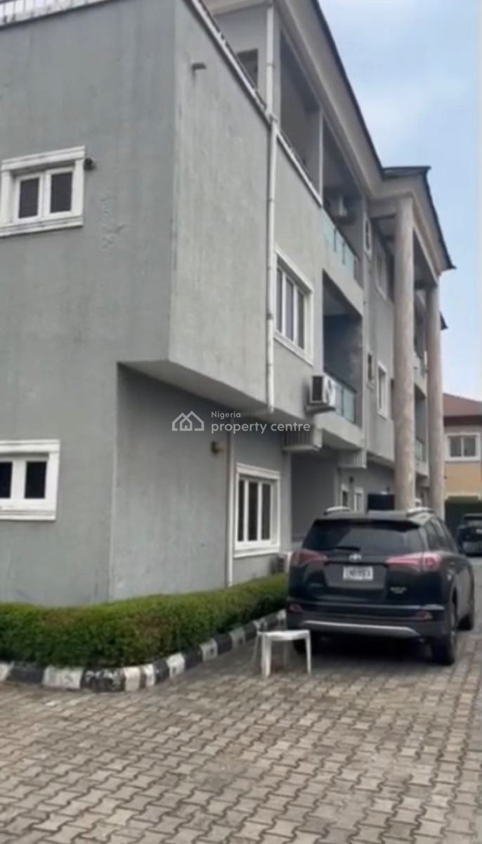 2 Bedroom Penthouse + Study Room, Lekki Phase 1, Lekki, Lagos, Flat / Apartment for Rent