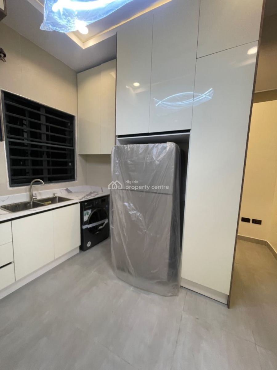 3 Bedroom Apartment, Lekki Phase 1, Lekki, Lagos, Flat / Apartment for Rent