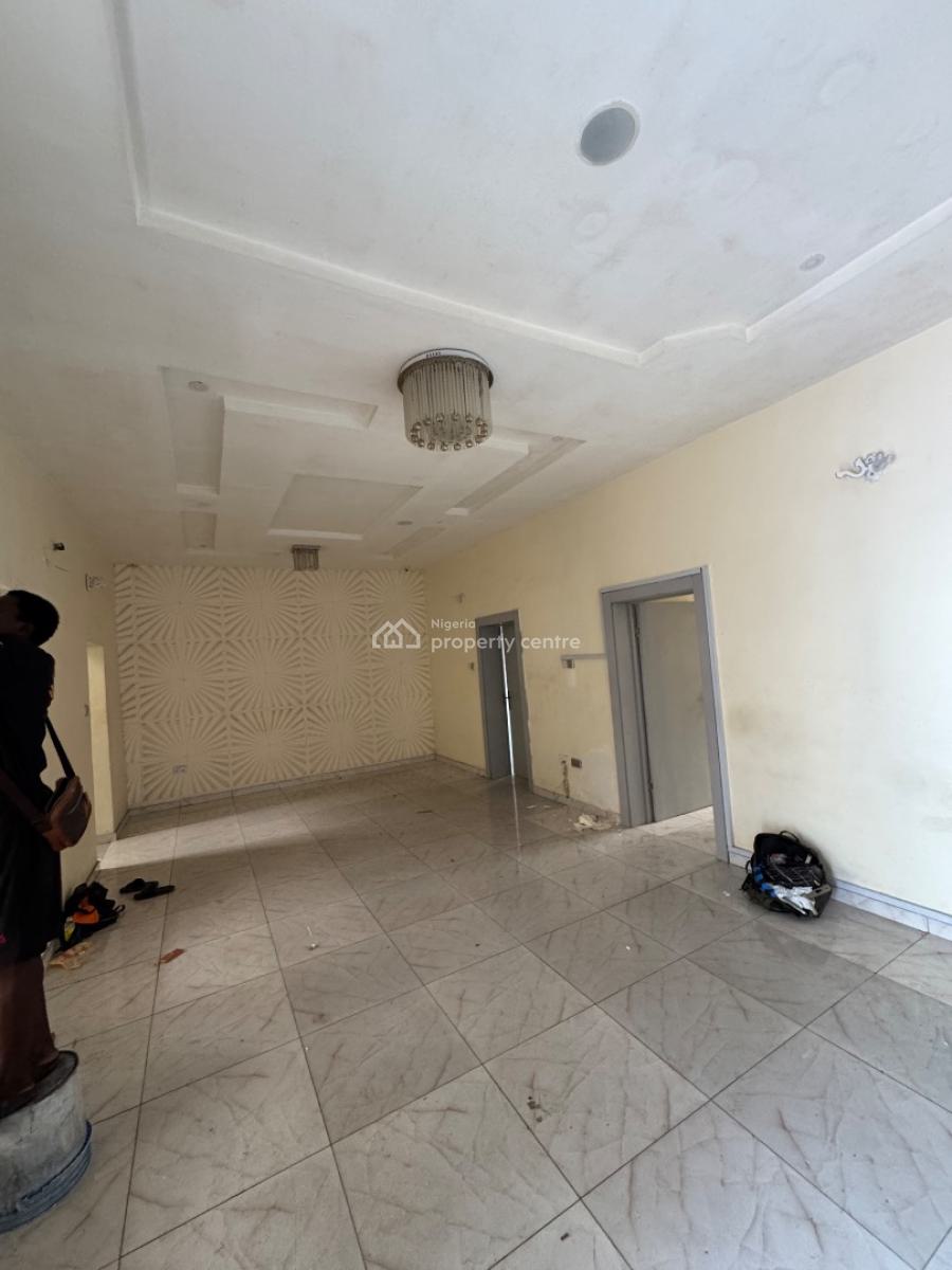 𝐌𝐀𝐈𝐍𝐓𝐀𝐈𝐍𝐄𝐃 4 𝐁𝐄𝐃𝐑𝐎𝐎𝐌 𝐓𝐄𝐑𝐑𝐀𝐂𝐄 𝐃𝐔𝐏𝐋𝐄𝐗, Ikota, Lekki, Lagos, Terraced Duplex for Rent