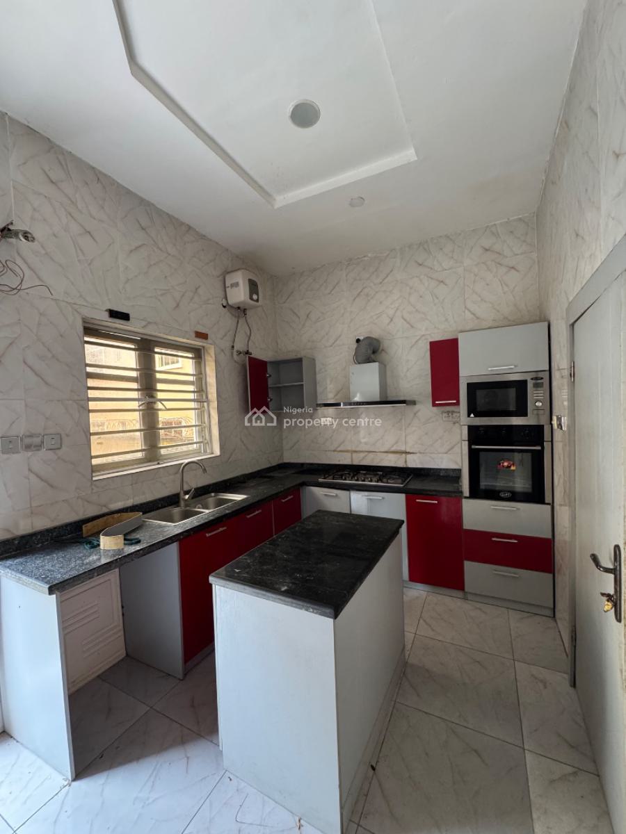 𝐌𝐀𝐈𝐍𝐓𝐀𝐈𝐍𝐄𝐃 4 𝐁𝐄𝐃𝐑𝐎𝐎𝐌 𝐓𝐄𝐑𝐑𝐀𝐂𝐄 𝐃𝐔𝐏𝐋𝐄𝐗, Ikota, Lekki, Lagos, Terraced Duplex for Rent