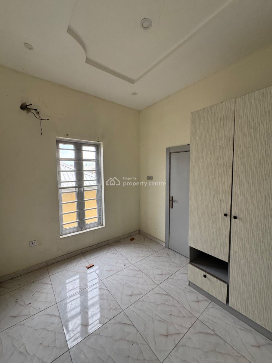 𝐌𝐀𝐈𝐍𝐓𝐀𝐈𝐍𝐄𝐃 4 𝐁𝐄𝐃𝐑𝐎𝐎𝐌 𝐓𝐄𝐑𝐑𝐀𝐂𝐄 𝐃𝐔𝐏𝐋𝐄𝐗, Ikota, Lekki, Lagos, Terraced Duplex for Rent