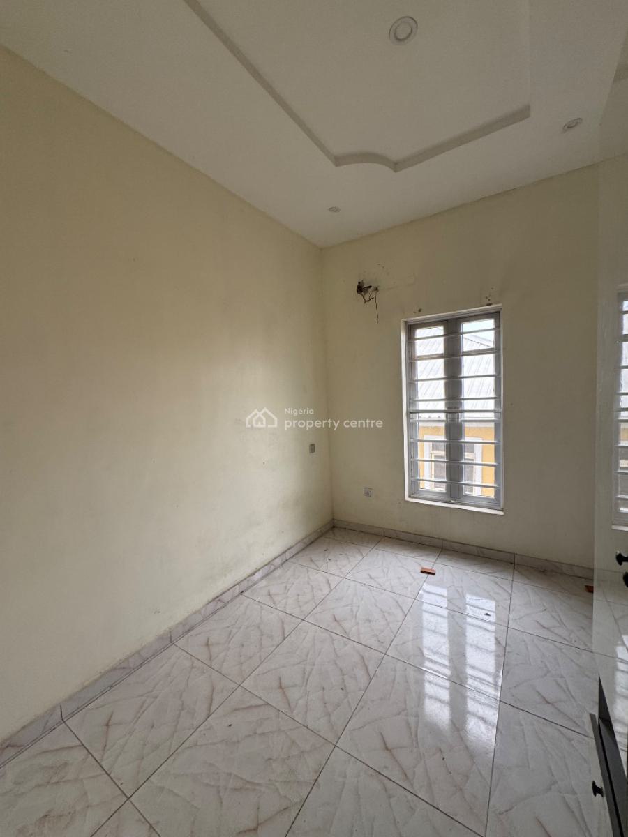 𝐌𝐀𝐈𝐍𝐓𝐀𝐈𝐍𝐄𝐃 4 𝐁𝐄𝐃𝐑𝐎𝐎𝐌 𝐓𝐄𝐑𝐑𝐀𝐂𝐄 𝐃𝐔𝐏𝐋𝐄𝐗, Ikota, Lekki, Lagos, Terraced Duplex for Rent