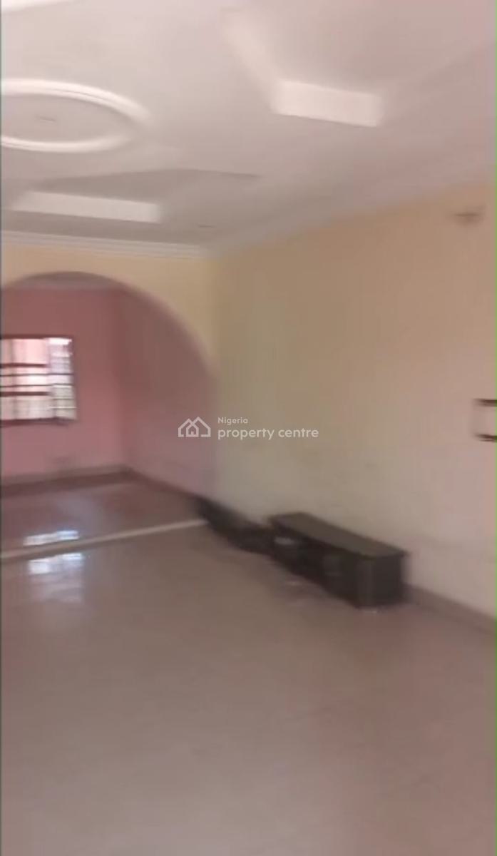 2bedroom Bungalow in Lugbe Airport Road, Lugbe District, Abuja, Detached Bungalow for Sale