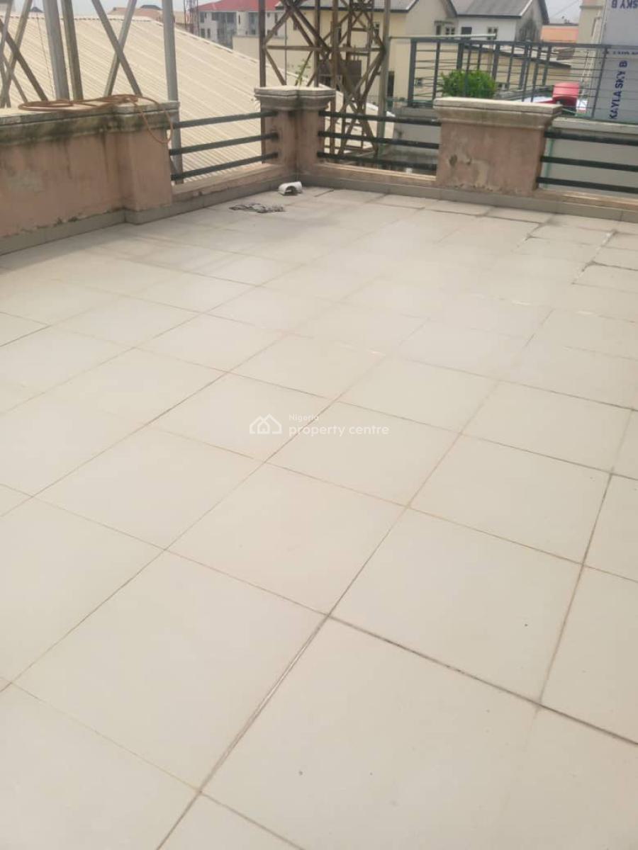 4-bedroom Townhouse with a Sit-out - 2 Balconies, U3 Estate, Lekki, Lagos, House for Rent