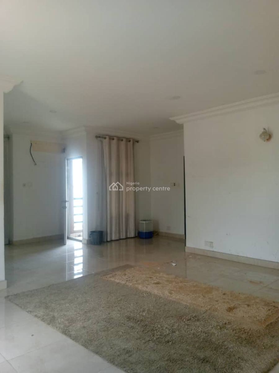 4-bedroom Townhouse with a Sit-out - 2 Balconies, U3 Estate, Lekki, Lagos, House for Rent