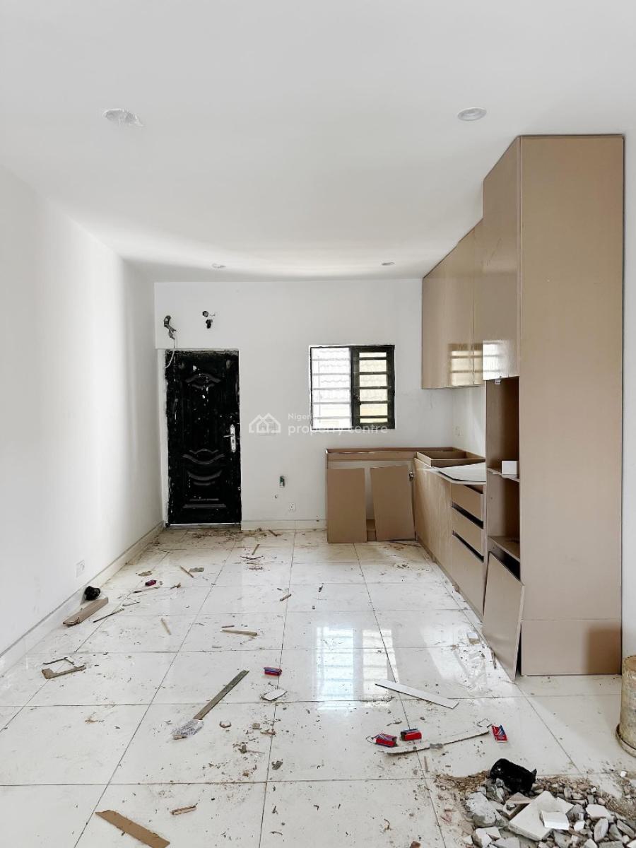 Lovely 2 Bedroom Apartment with Bq, Ologolo, Ologolo, Lekki, Lagos, Block of Flats for Sale