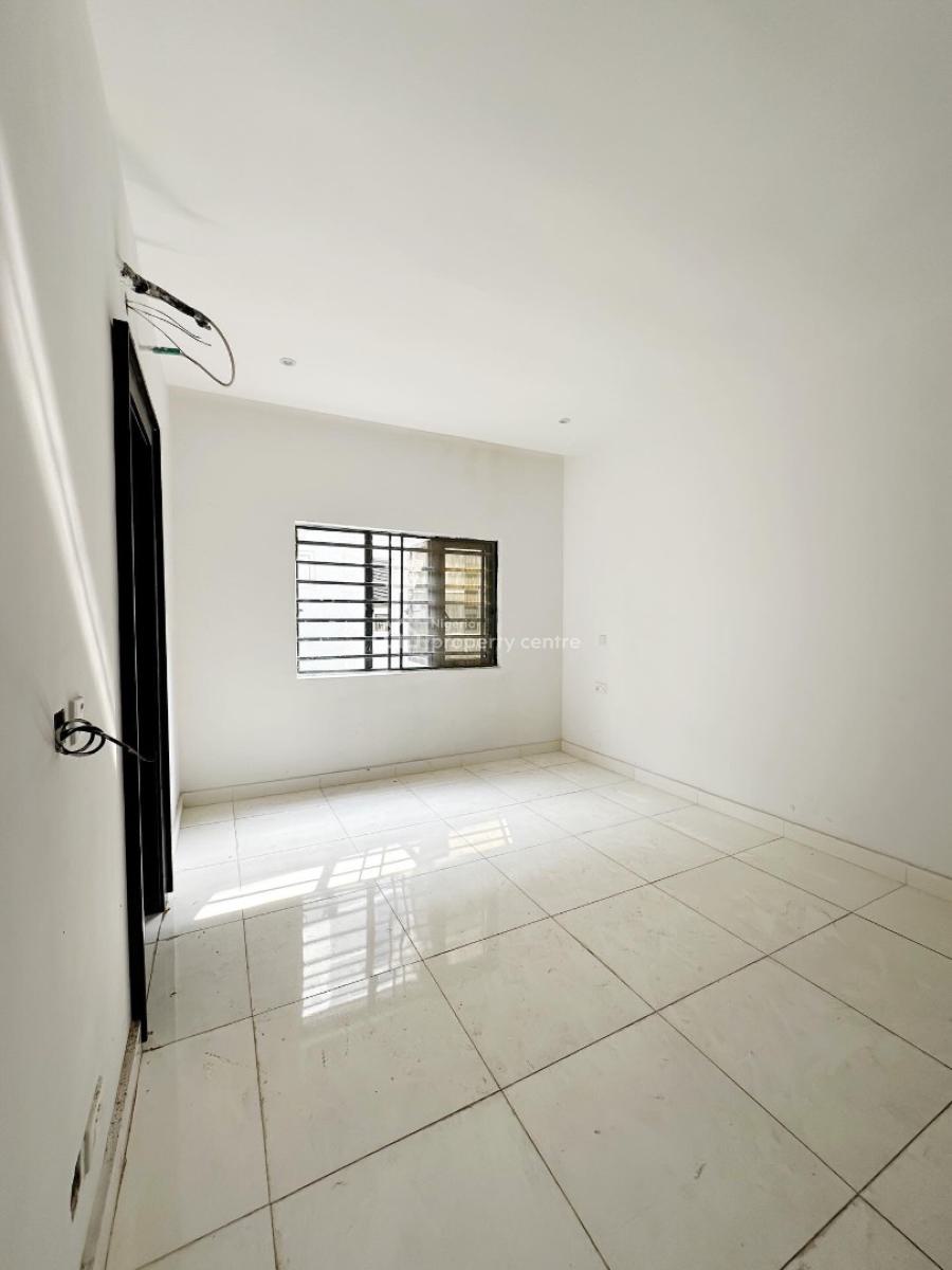 Lovely 2 Bedroom Apartment with Bq, Ologolo, Ologolo, Lekki, Lagos, Block of Flats for Sale