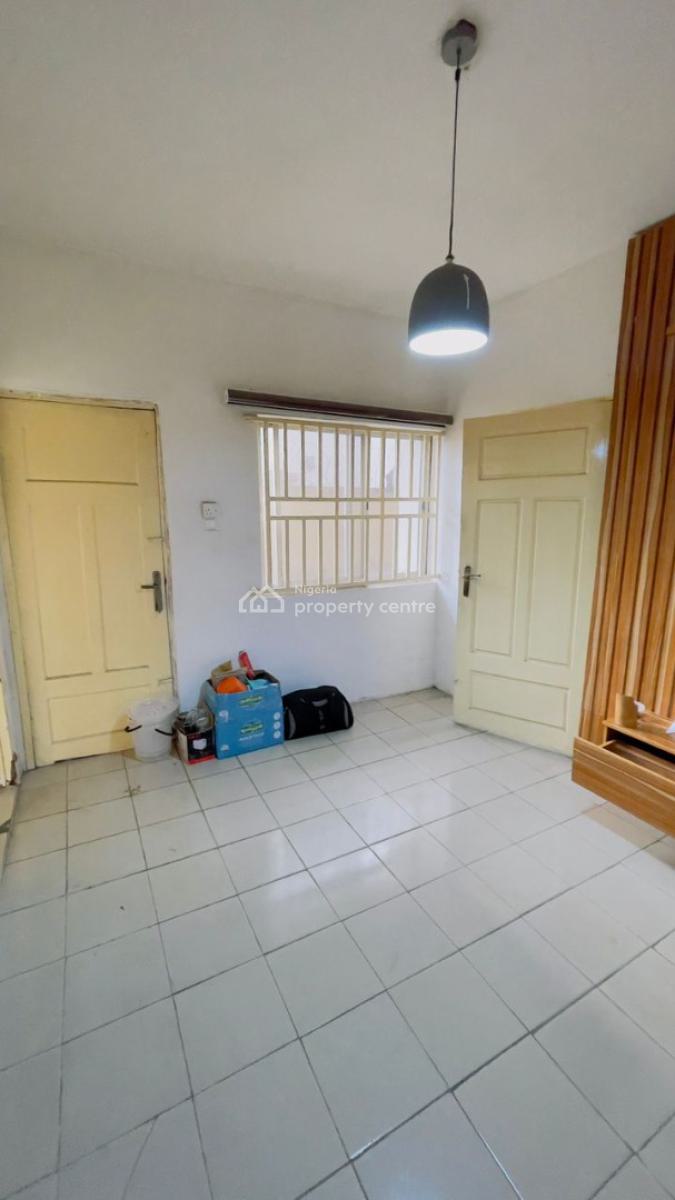 Decent Mini-flat, Off Fola Osibo, Lekki Phase 1, Lekki, Lagos, Flat / Apartment for Rent