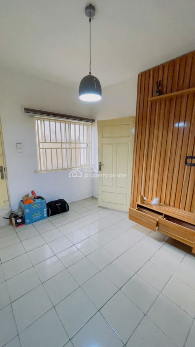 Decent Mini-flat, Off Fola Osibo, Lekki Phase 1, Lekki, Lagos, Flat / Apartment for Rent