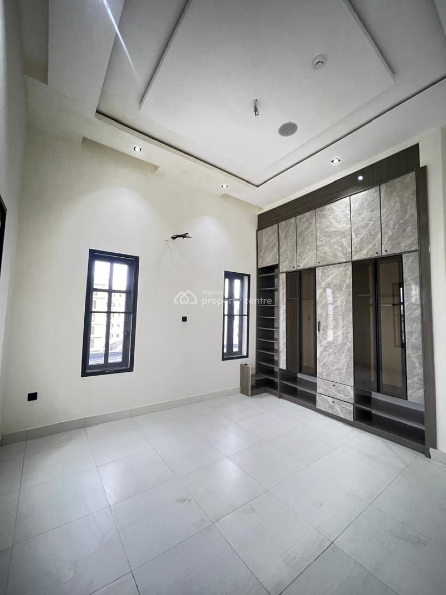 Beautifully Built 3 Bedroom Apartment with Gym, Elevator, Lekki Phase 1, Lekki, Lagos, Flat / Apartment for Sale