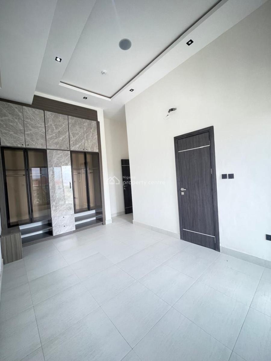 Beautifully Built 3 Bedroom Apartment with Gym, Elevator, Lekki Phase 1, Lekki, Lagos, Flat / Apartment for Sale
