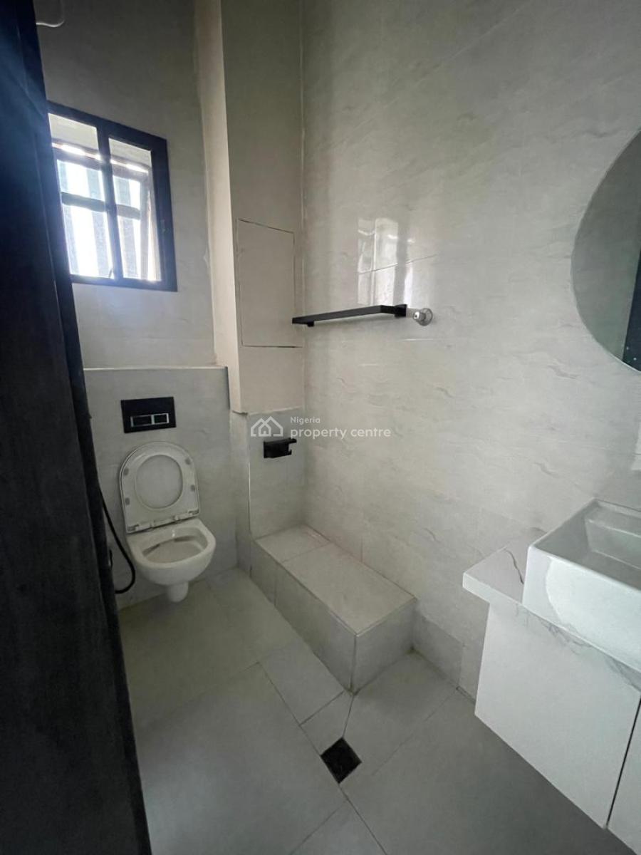Beautifully Built 3 Bedroom Apartment with Gym, Elevator, Lekki Phase 1, Lekki, Lagos, Flat / Apartment for Sale