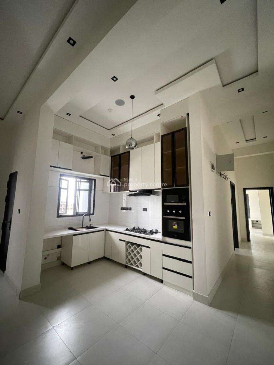 Beautifully Built 3 Bedroom Apartment with Gym, Elevator, Lekki Phase 1, Lekki, Lagos, Flat / Apartment for Sale