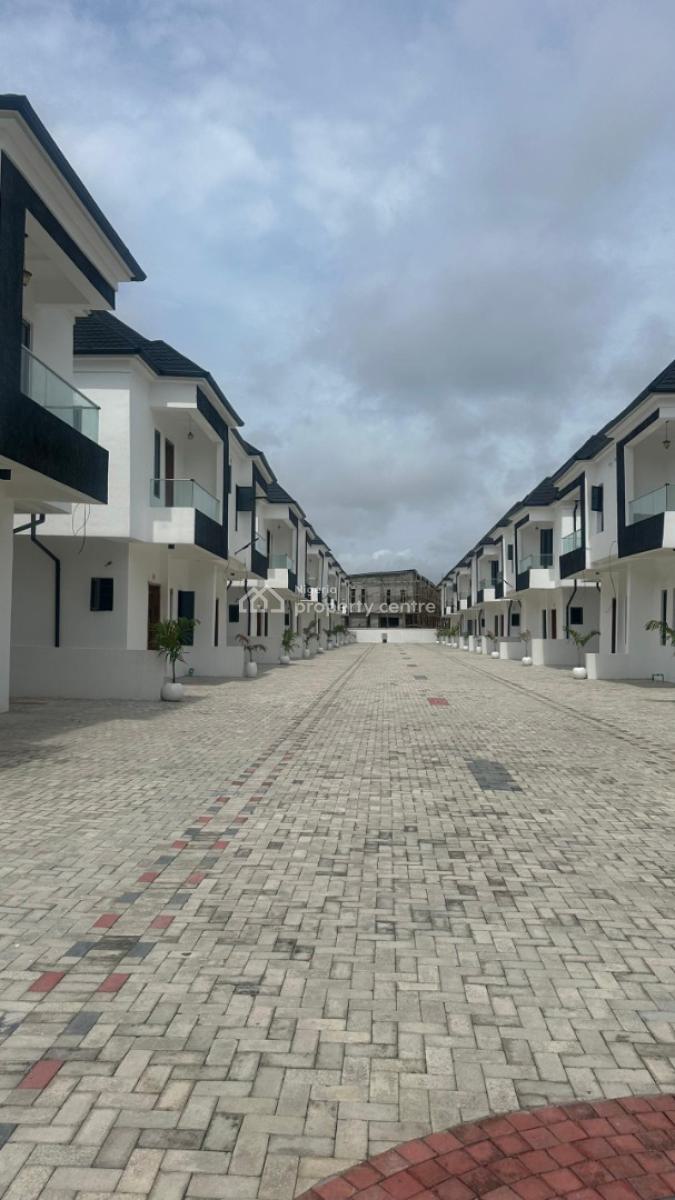 Dour Bedroom Semi Detached with Bq, Vgc, Lekki, Lagos, Semi-detached Duplex for Sale