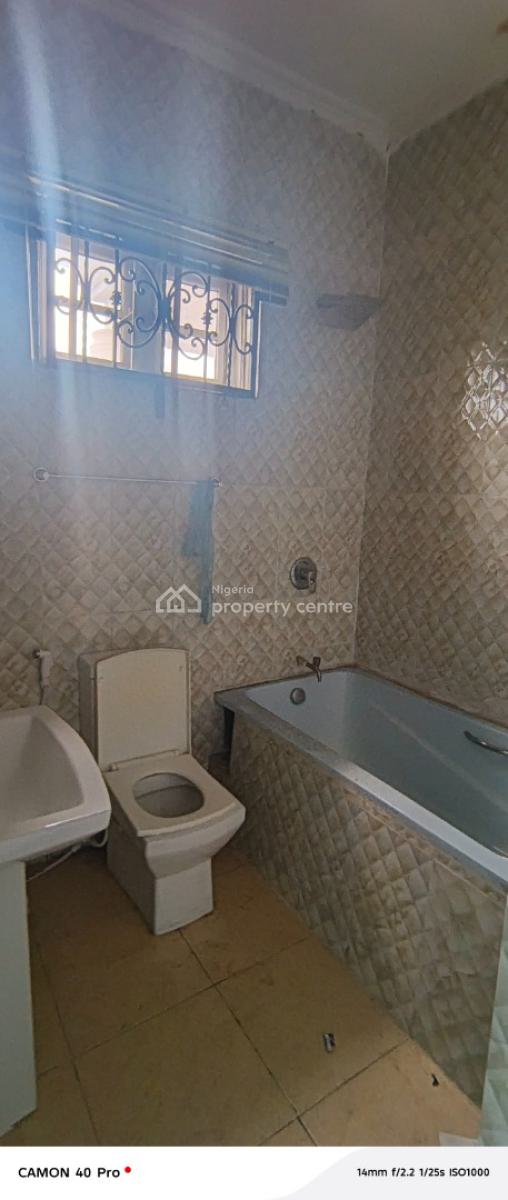 4 Bedroom Mansion Building Self Compound in Lekki, Off Oladimeji Alo Street, Lekki Phase 1, Lekki, Lagos, Semi-detached Duplex for Rent