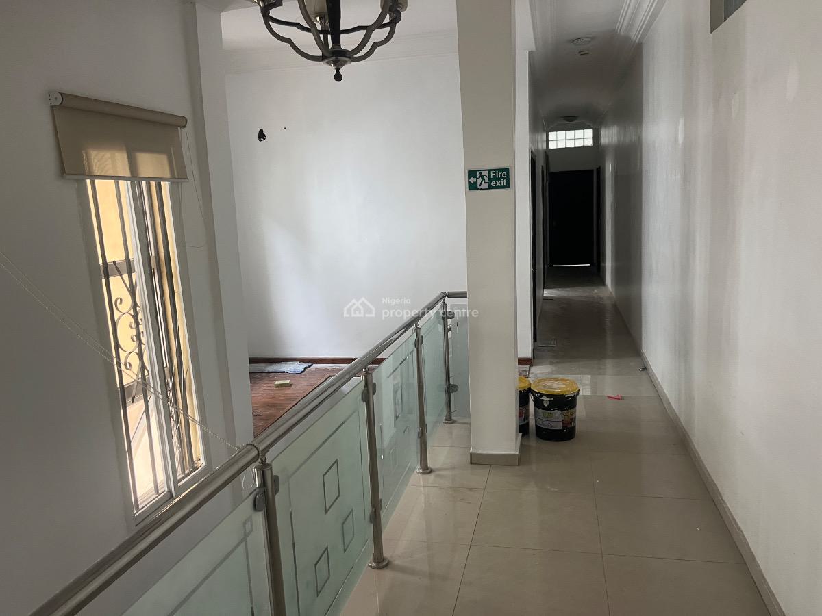 5 Bedrooms Fully Detached with a 2 Rooms Boys Quarters Available, Lekki Phase 1, Lekki, Lagos, House for Rent