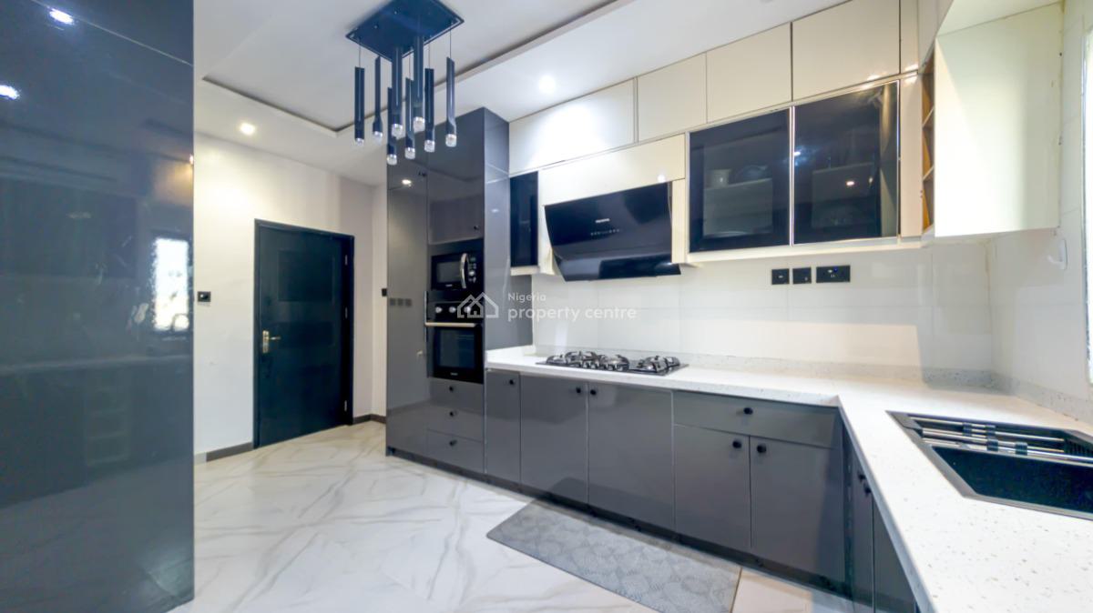 Nicely Furnished 2 Bedroom Apartment, Lekki Phase 1, Lekki, Lagos, Flat / Apartment Short Let