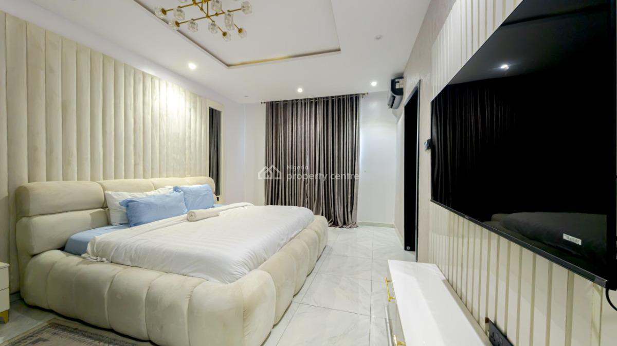 Nicely Furnished 2 Bedroom Apartment, Lekki Phase 1, Lekki, Lagos, Flat / Apartment Short Let