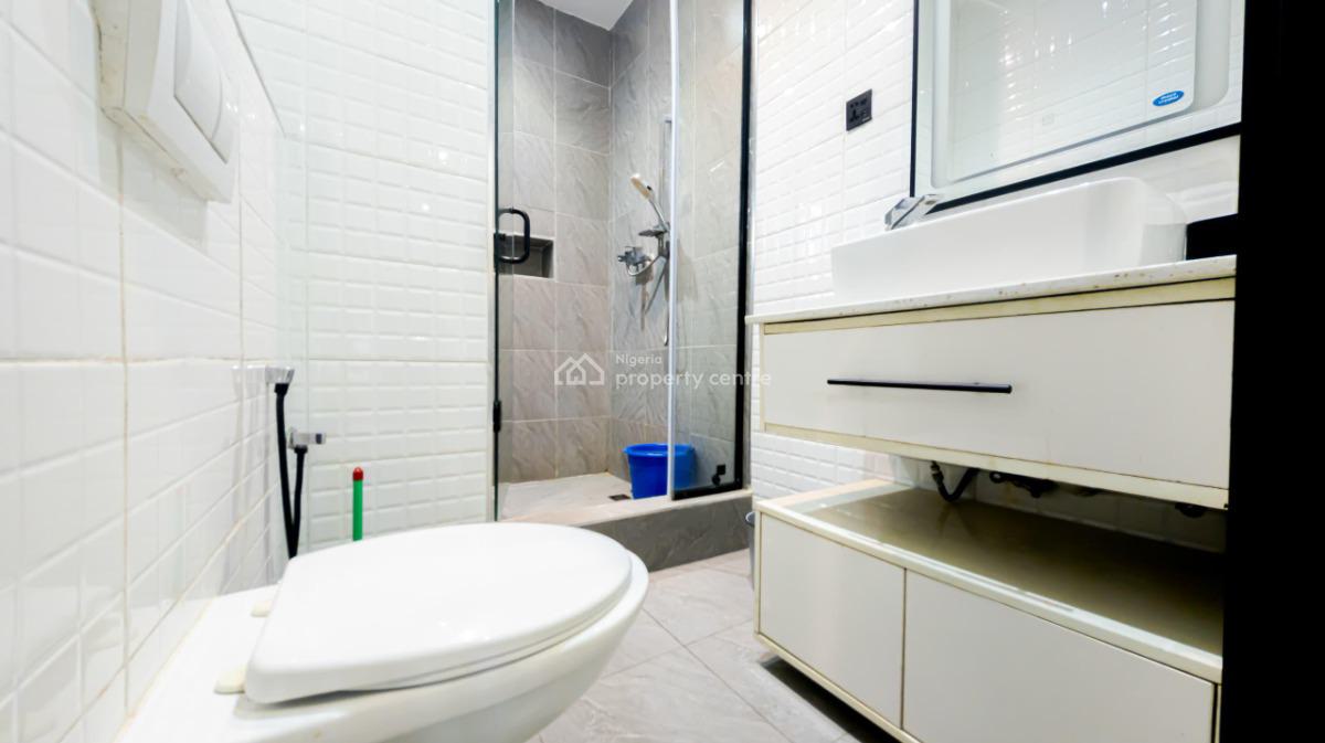 Nicely Furnished 2 Bedroom Apartment, Lekki Phase 1, Lekki, Lagos, Flat / Apartment Short Let