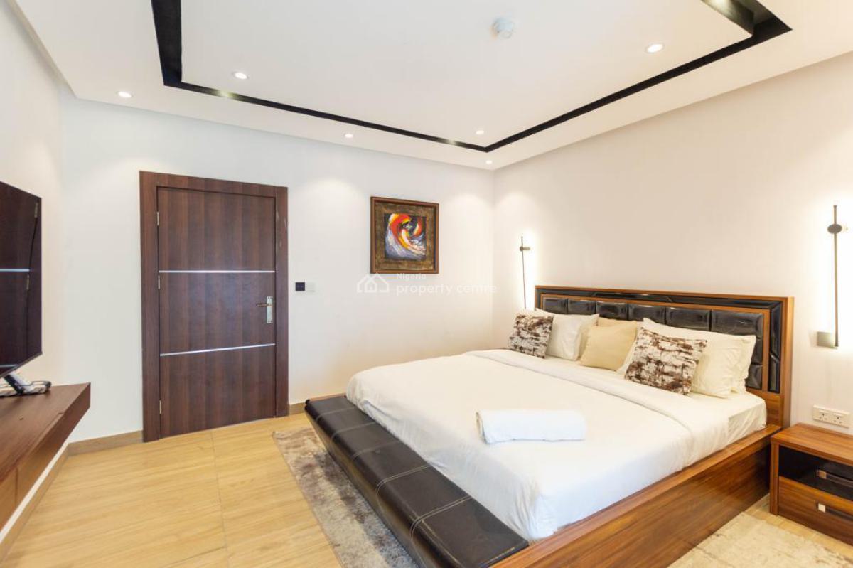 Nicely Furnished 3 Bedroom Apartment, Lekki Phase 1, Lekki, Lagos, Flat / Apartment Short Let