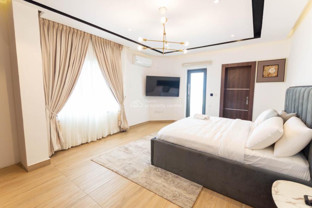 Nicely Furnished 3 Bedroom Apartment, Lekki Phase 1, Lekki, Lagos, Flat / Apartment Short Let