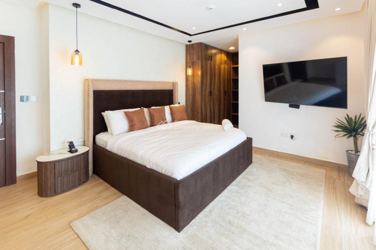 Nicely Furnished 3 Bedroom Apartment, Lekki Phase 1, Lekki, Lagos, Flat / Apartment Short Let