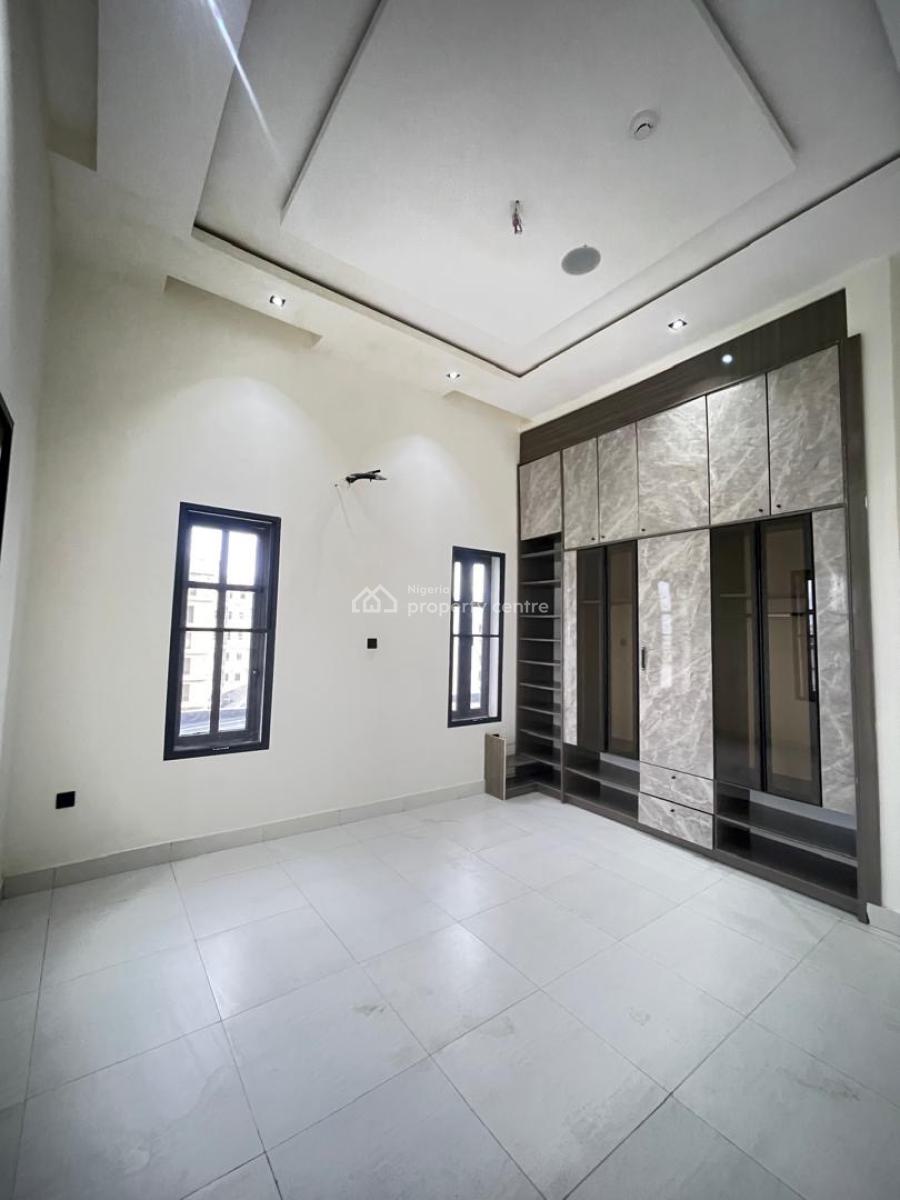 Beautifully Built 3bedroom Apartment Available, Lekki Phase 1, Lekki Phase 1, Lekki, Lagos, Block of Flats for Sale