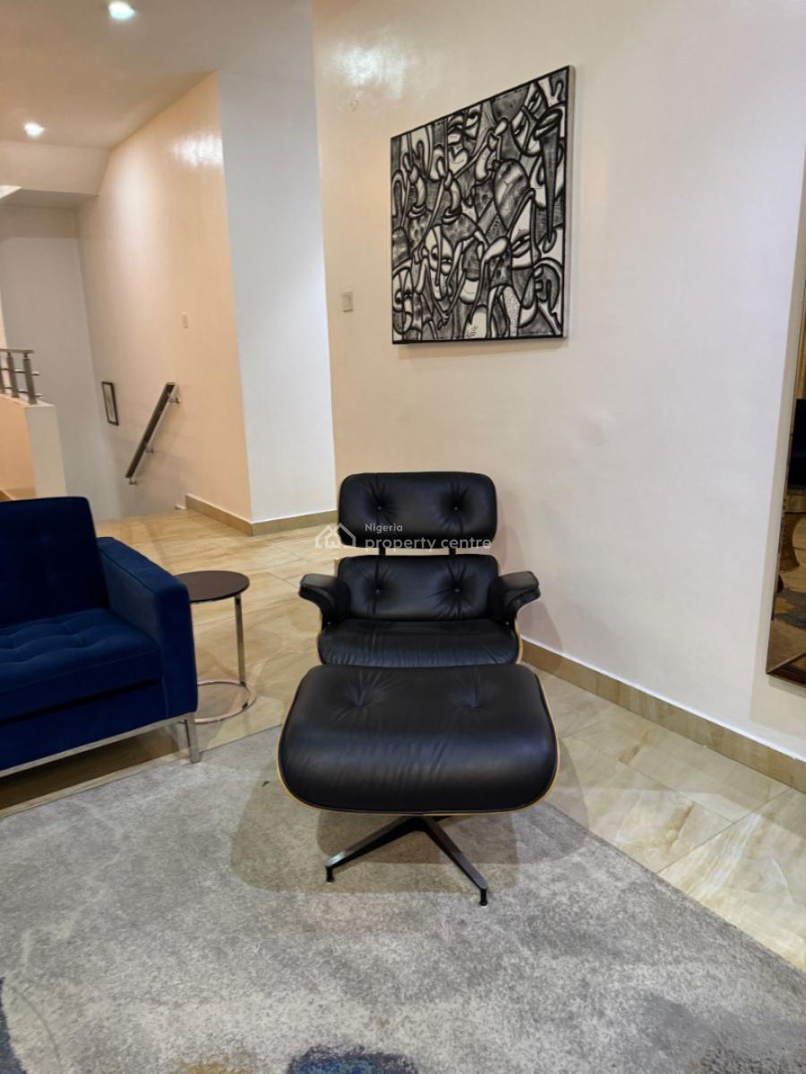 Nicely Furnished 4 Bedroom Apartment, Ikoyi, Lagos, Flat / Apartment Short Let