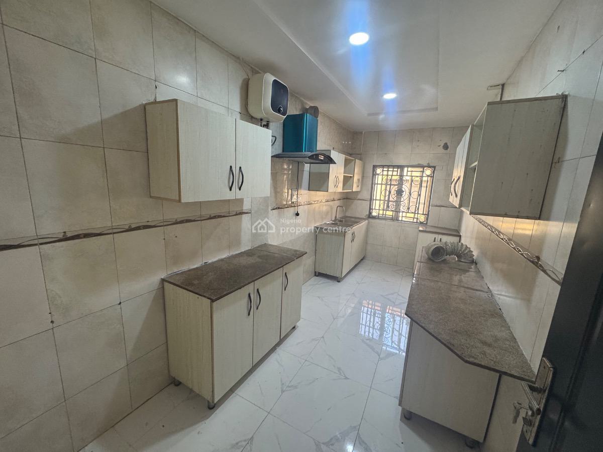 a Super Clean and Spacious 3 Bedroom Apartment, Off Admiralty Way, Lekki Phase 1, Lekki, Lagos, Flat / Apartment for Rent