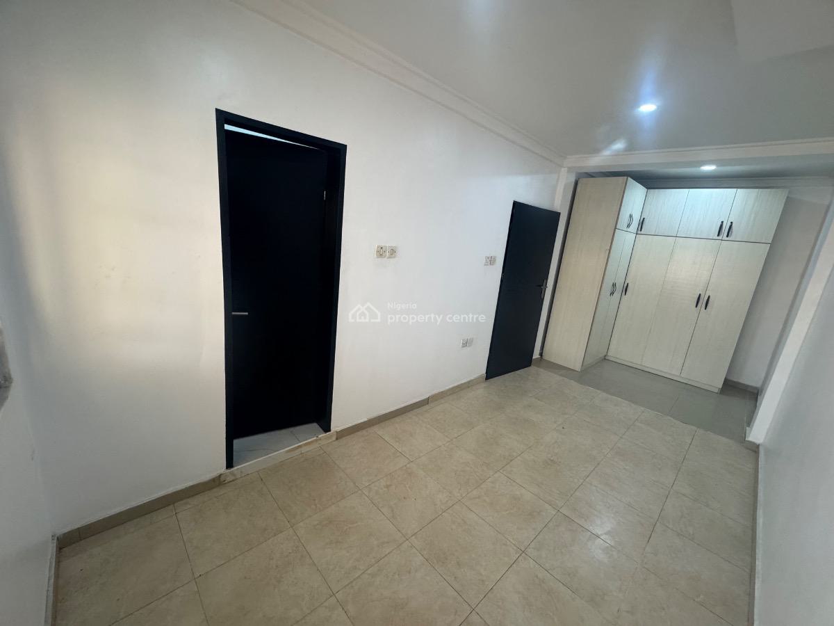a Super Clean and Spacious 3 Bedroom Apartment, Off Admiralty Way, Lekki Phase 1, Lekki, Lagos, Flat / Apartment for Rent
