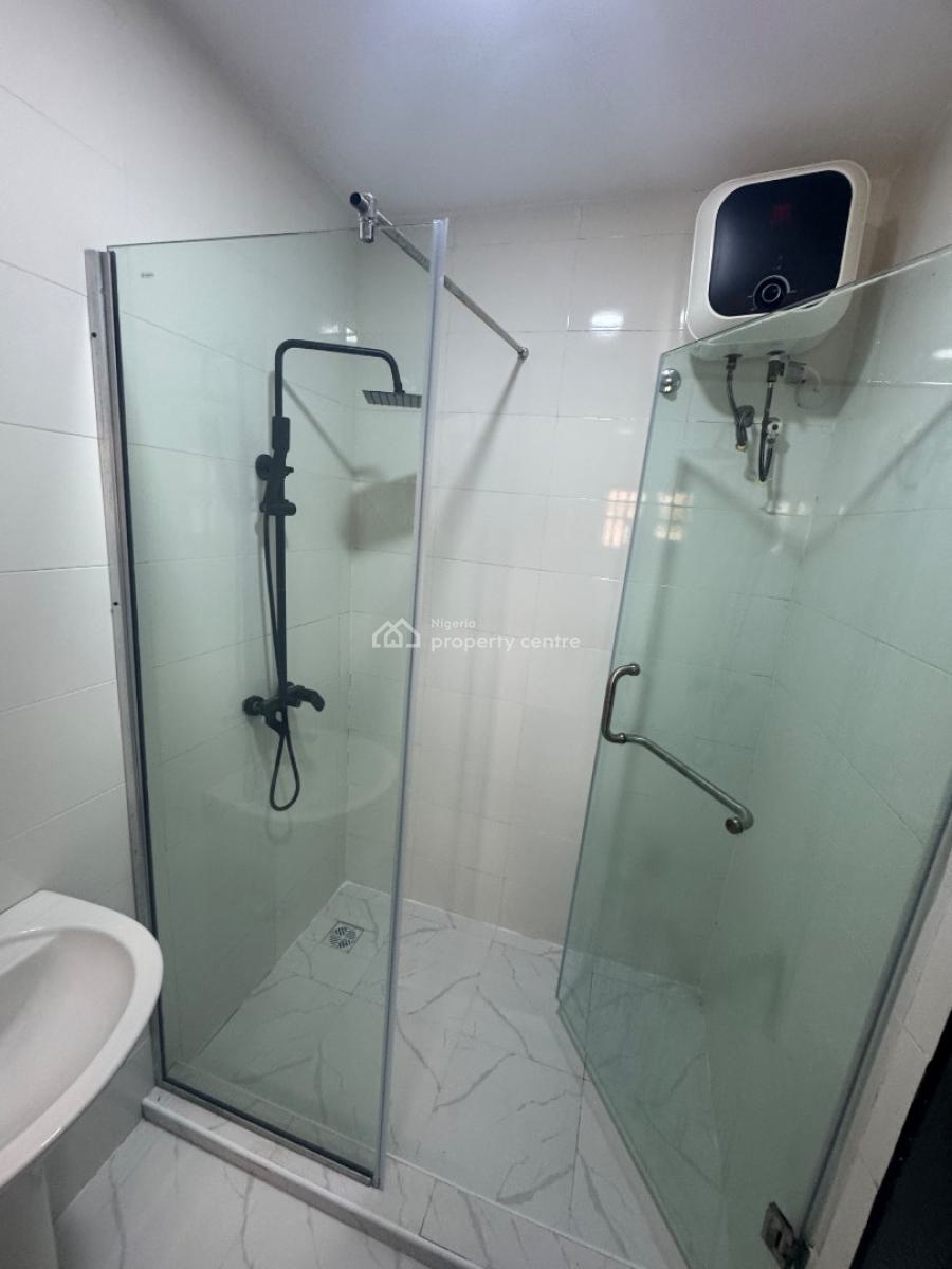 a Super Clean and Spacious 3 Bedroom Apartment, Off Admiralty Way, Lekki Phase 1, Lekki, Lagos, Flat / Apartment for Rent