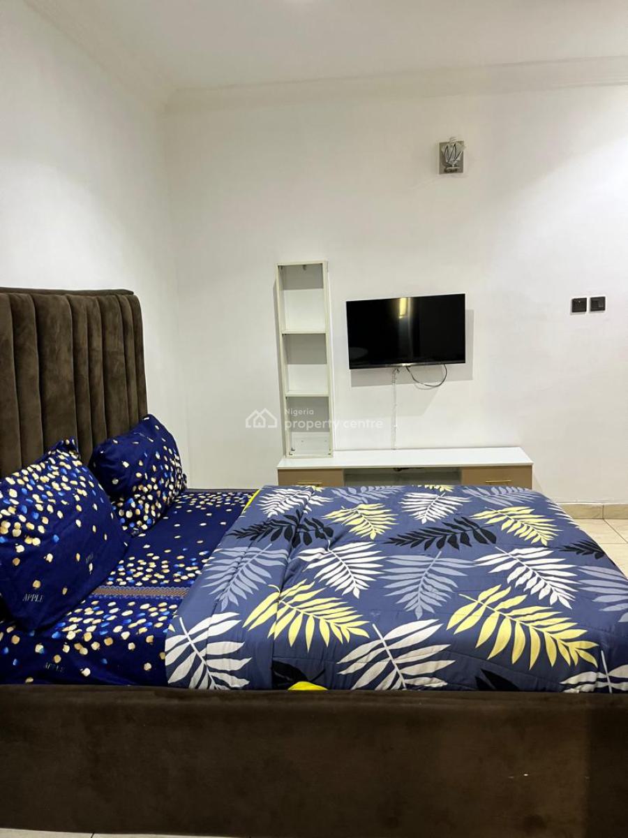 Nicely Furnished 3 Bedroom Apartment, Ajah, Lagos, Flat / Apartment Short Let