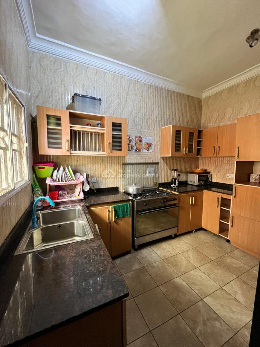 Nicely Furnished 3 Bedroom Apartment, Ajah, Lagos, Flat / Apartment Short Let