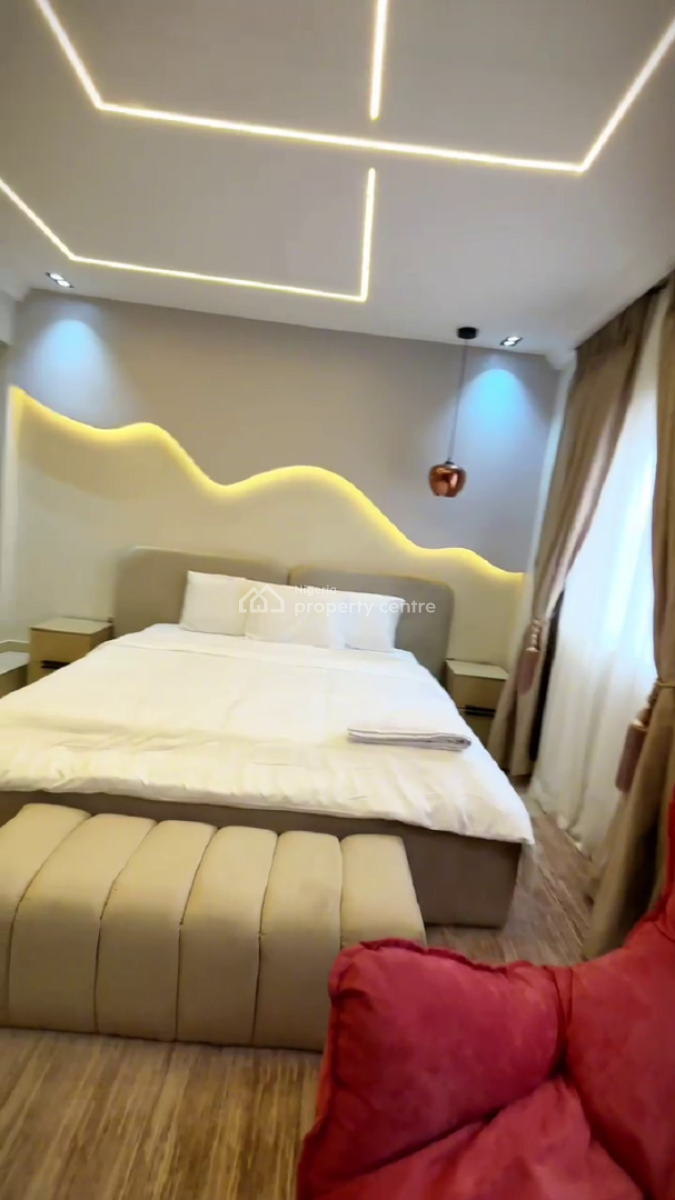 Nicely Furnished 3 Bedroom Apartment, Lekki Phase 1, Lekki, Lagos, Flat / Apartment Short Let