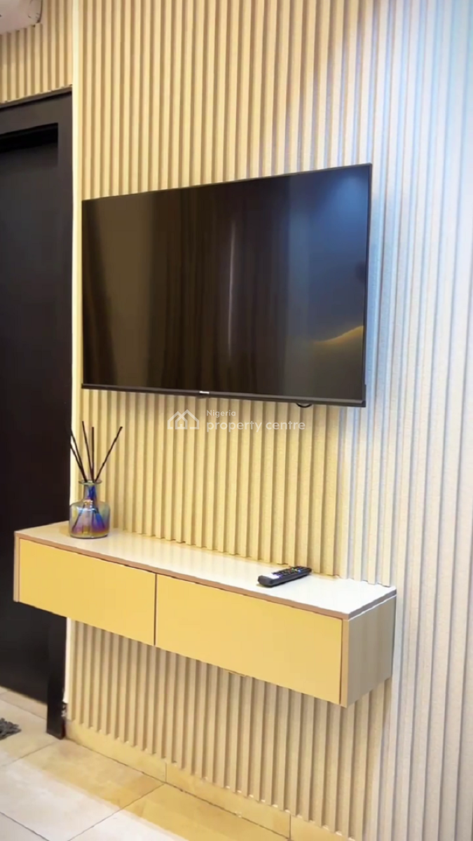 Nicely Furnished 3 Bedroom Apartment, Lekki Phase 1, Lekki, Lagos, Flat / Apartment Short Let