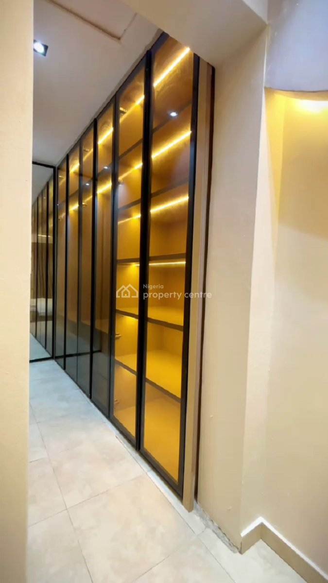 Nicely Furnished 3 Bedroom Apartment, Lekki Phase 1, Lekki, Lagos, Flat / Apartment Short Let