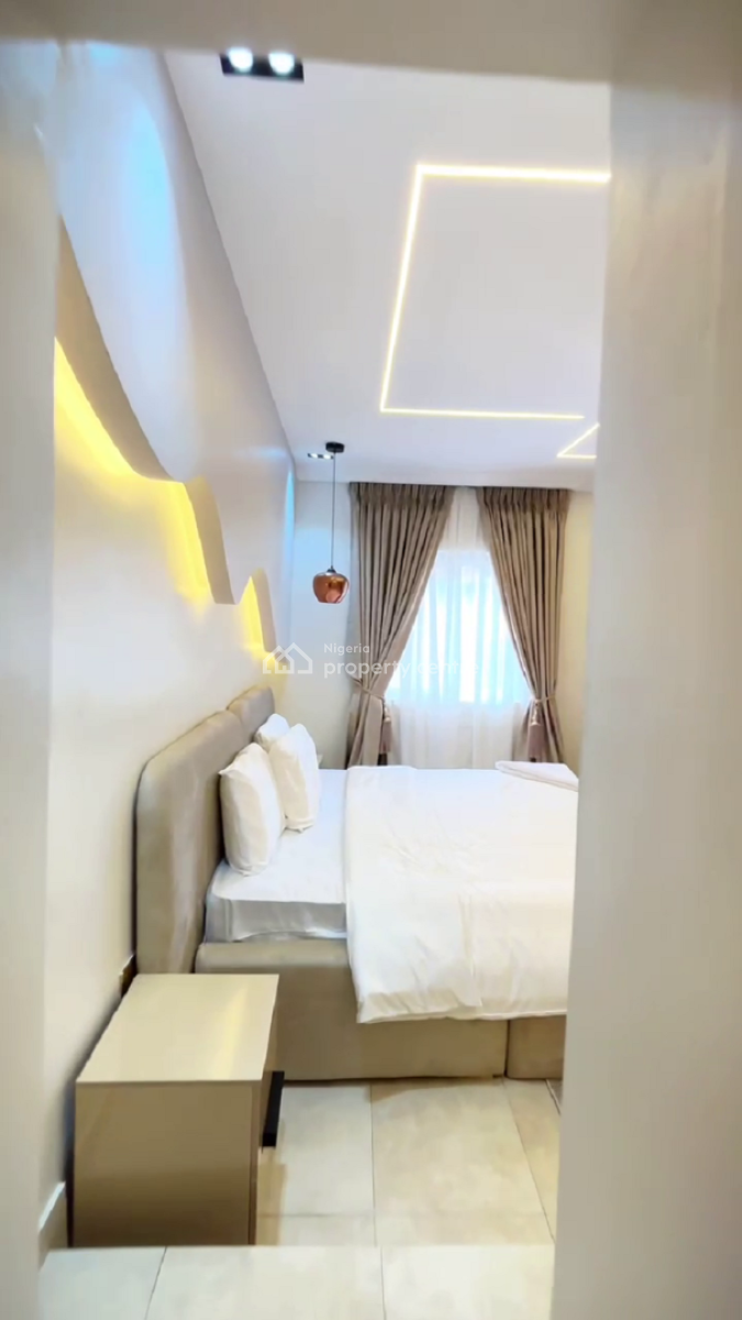 Nicely Furnished 3 Bedroom Apartment, Lekki Phase 1, Lekki, Lagos, Flat / Apartment Short Let