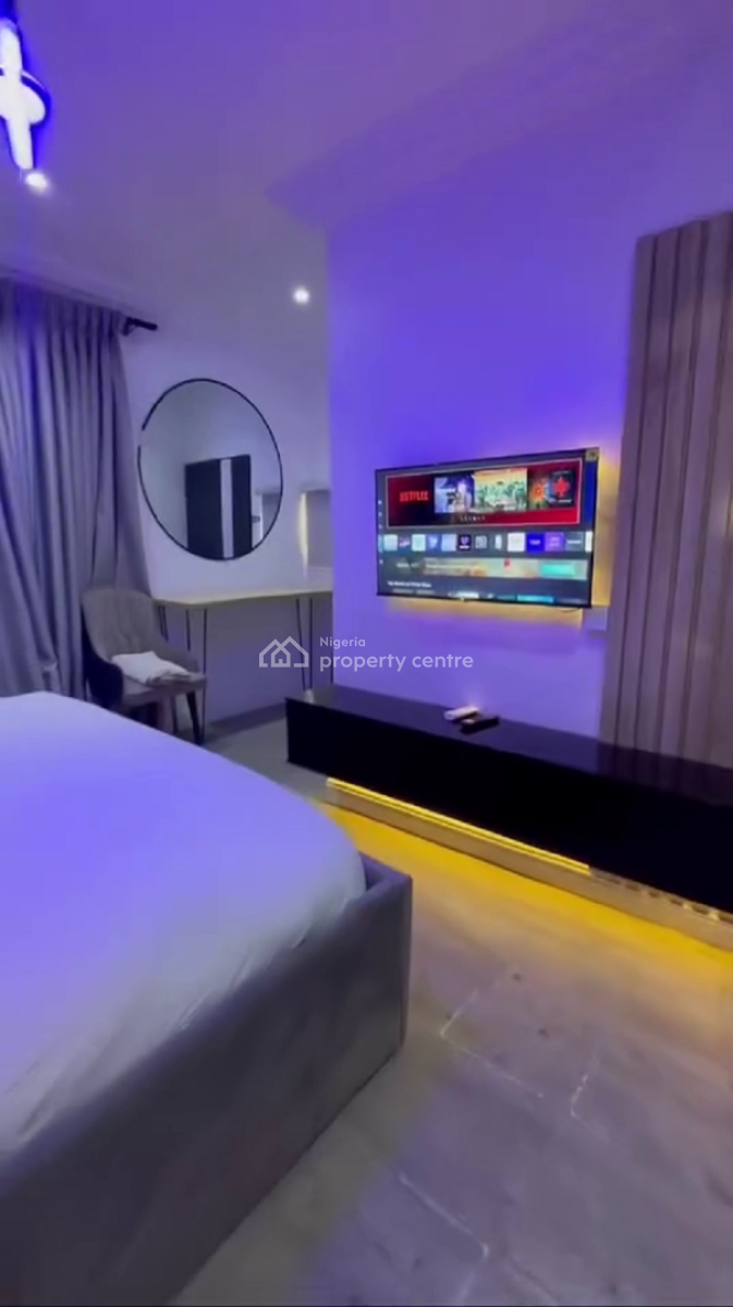 Nicely Furnished 4 Bedroom Apartment, Lekki Phase 1, Lekki, Lagos, Flat / Apartment Short Let
